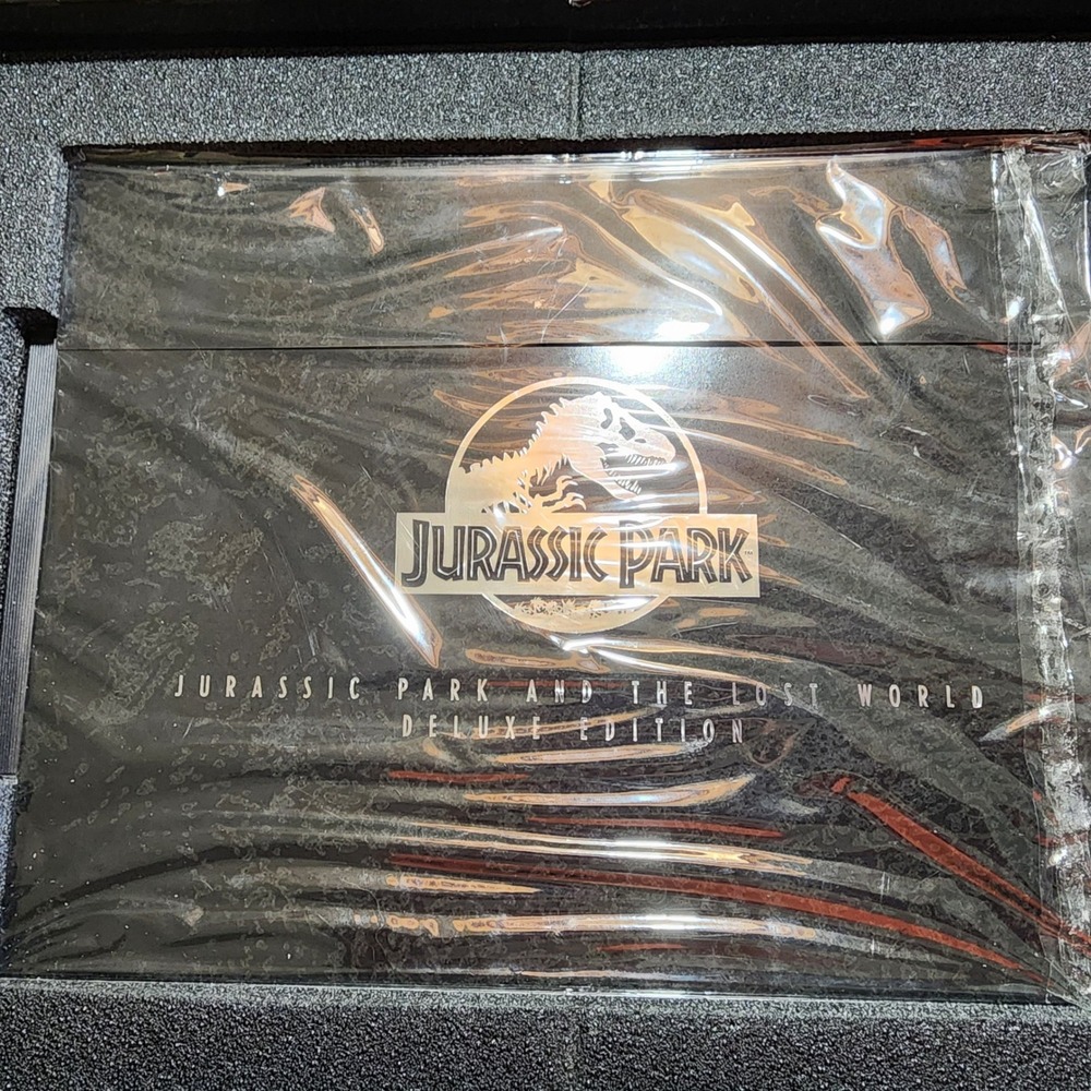 Jurassic Park & The Lost World Deluxe Edition DVD Box Set Limited 209/400 COA - Picture 9 of 11